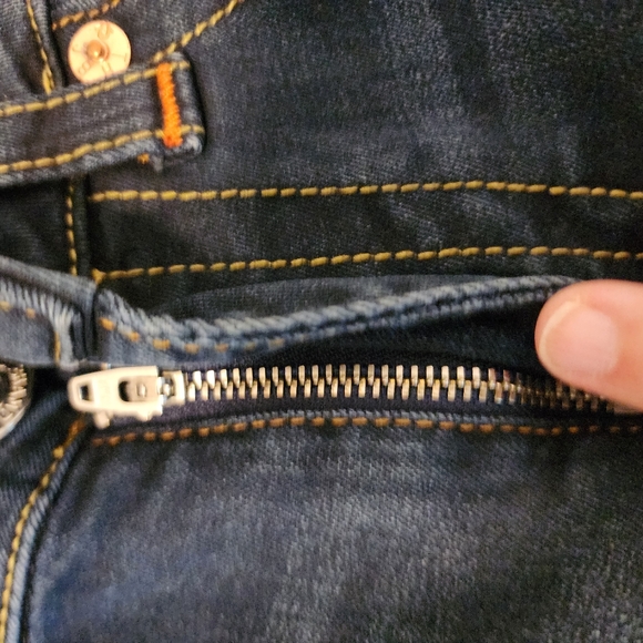 Preowned True Religion, size 27, Jennie curvy, mid rise skinny jeans‎ - Picture 4 of 10